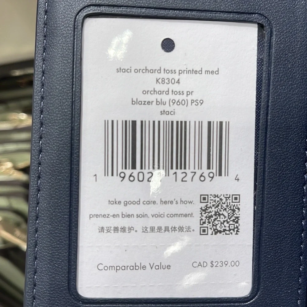 Kate Spade Staci Large White Apple Compartment Bifold Wallet
BLAZER BLUE MULTI - Picture 12 of 16